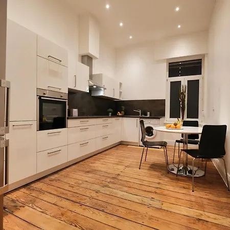 Deluxe Apartment