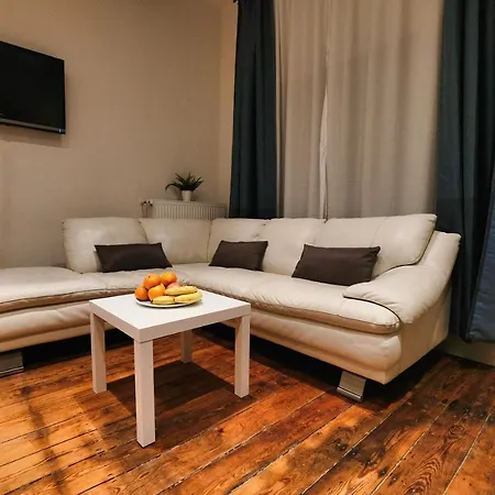 Deluxe Apartment Worms