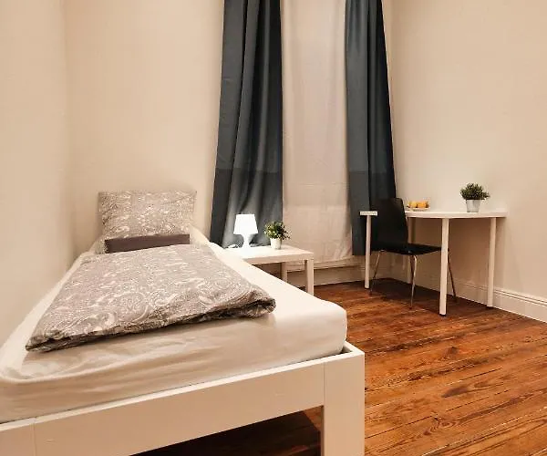 Deluxe, Monteurwohnung